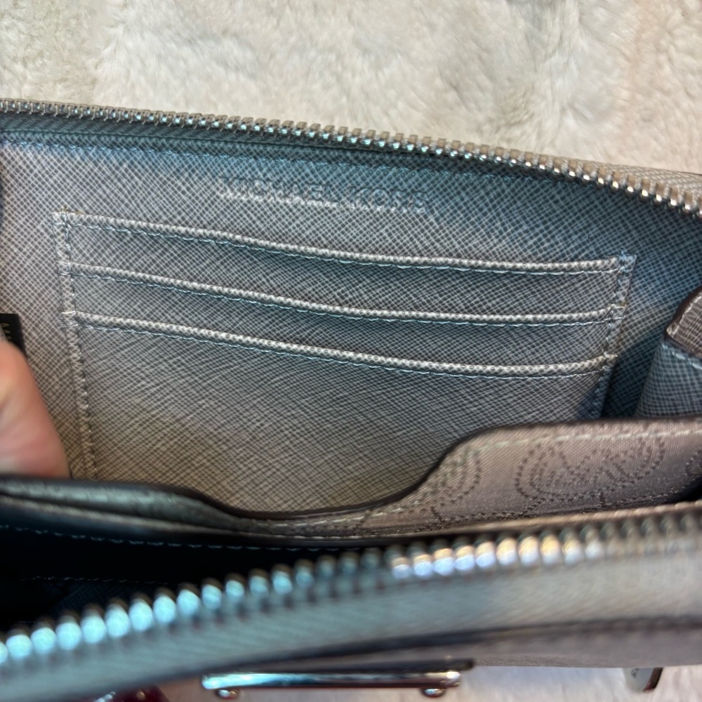 Michael Kors Wallet Pearl Gray Saffiano Leather Silver Hardware Wristlet Classic - Picture 9 of 14